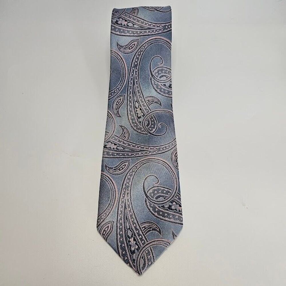 Vintage Wembley Blue & Pink Paisley Polyester Necktie 3.75"x58” Made in USA